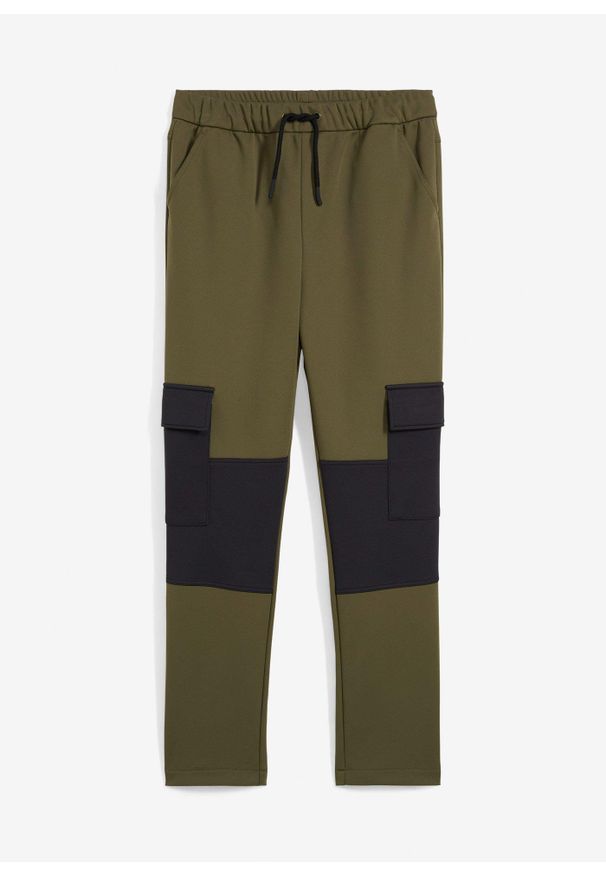 bonprix - Spodnie bojówki z softshellu, z regulacją w pasie. Kolor: zielony. Materiał: softshell