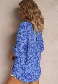 Renee - Granatowa Koszulowa Bluzka z Trójkątnym Dekoltem na Guziki Minka. Kolor: niebieski #2
