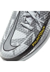 Buty piłkarskie Nike Phantom Gt Scorpion Academy Ic Jr DA2281 001 niebieskie srebrny. Zapięcie: sznurówki. Kolor: niebieski. Materiał: syntetyk, guma. Szerokość cholewki: normalna. Sport: piłka nożna #7