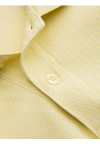 Ombre Clothing - Jednokolorowa koszulka polo męska BASIC z dzianiny pique - żółta V15. Okazja: na co dzień. Typ kołnierza: polo. Kolor: żółty. Materiał: dzianina. Wzór: haft, aplikacja, jednolity. Styl: sportowy, wizytowy, casual #10