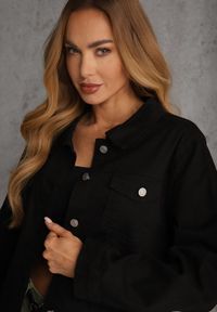 Renee - Czarna Jeansowa Kurtka z Bawełny Perilopei. Okazja: na co dzień. Kolekcja: plus size. Kolor: czarny. Materiał: bawełna, jeans. Styl: casual #3