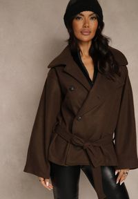 Renee - Brązowy Pudełkowy Krótki Płaszcz z Wiskozą z Wiązanym Paskiem i Kołnierzykiem Tusainea. Kolor: brązowy. Materiał: wiskoza. Długość: krótkie #3