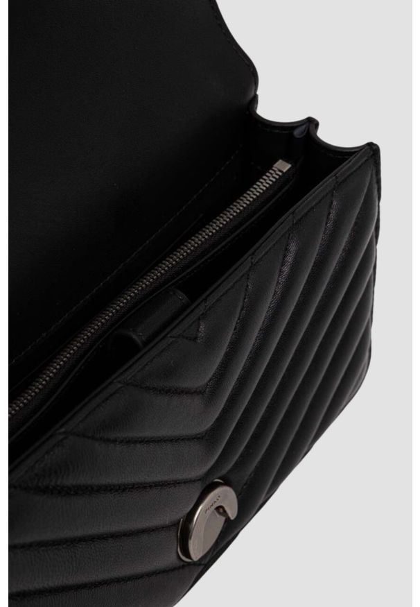 Pinko - PINKO Czarna kopertówka damska ze srebrnymi okuciami Love One Mini DC. Kolor: czarny. Styl: wizytowy, casual, klasyczny, elegancki