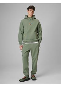 4f - 4F Spodnie dresowe cargo męskie - khaki XXL. Kolor: oliwkowy, brązowy, wielokolorowy. Materiał: dresówka #1