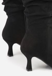 Renee - Czarne Kozaki w Stylu Slouchy na Szpilce Wiolisse. Okazja: na co dzień. Kolor: czarny. Materiał: jeans. Wzór: aplikacja. Obcas: na szpilce. Styl: casual #6