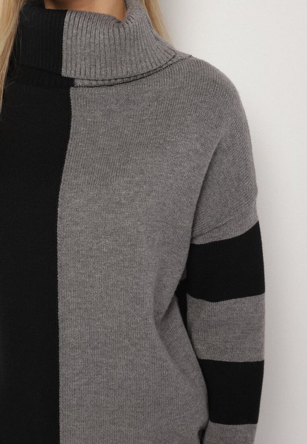 Born2be - Czarno-Szary Golf z Geometrycznym Wzorem w Paski Eminerria. Okazja: do pracy, na spacer, na co dzień, na spotkanie biznesowe. Typ kołnierza: golf. Kolor: czarny. Materiał: jeans. Wzór: paski, geometria. Styl: casual, biznesowy