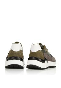 Wittchen - Męskie sneakersy skórzane z motywem w jodełkę zielono-szare. Nosek buta: okrągły. Kolor: zielony, wielokolorowy, szary. Materiał: skóra. Wzór: jodełka #3