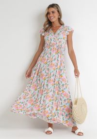 Born2be - Jasnoniebieska Sukienka Kopertowa z Gumką w Pasie w Kwiaty Pive. Typ kołnierza: kołnierz z falbankami. Kolor: niebieski. Materiał: wiskoza, materiał, tkanina. Wzór: kwiaty. Typ sukienki: kopertowe. Długość: maxi #2