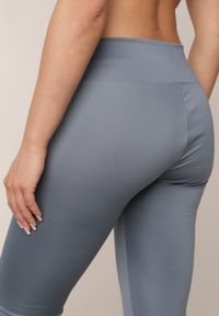 Born2be - Jasnoniebieskie Legginsy w Stylu Basic z Wyszczuplającym Pasem Samertes. Okazja: do pracy, na co dzień, na spacer. Stan: podwyższony. Kolor: niebieski. Długość: krótkie. Styl: casual #6