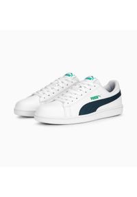 Buty do chodzenia Puma UP JR. Kolor: biały. Materiał: guma, materiał, syntetyk. Sport: turystyka piesza