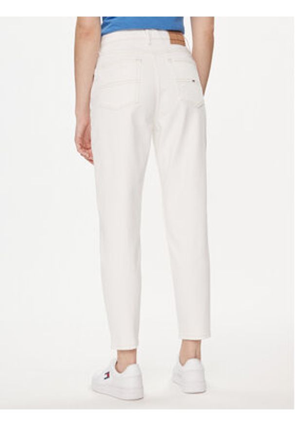 Tommy Jeans Jeansy DW0DW17618 Biały Mom Fit. Kolor: biały