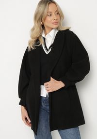 Born2be - Czarny Płaszcz z Wiązanym Paskiem i Bufiastym Rękawem Imgrucu. Typ kołnierza: kołnierzyk stójkowy. Kolor: czarny. Materiał: jeans, tkanina. Długość: długie. Sezon: jesień, wiosna #2