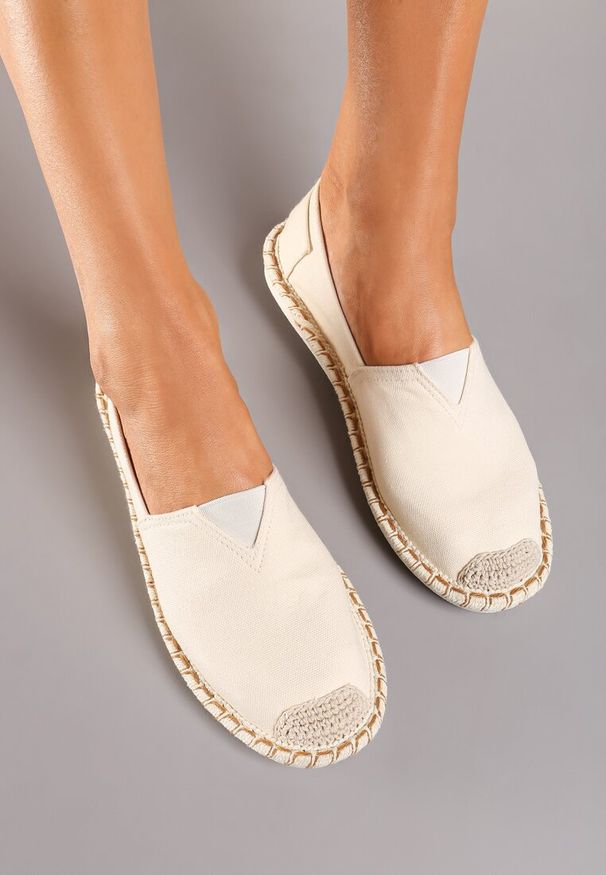 Born2be - Beżowe Wsuwane Espadryle na Płaskiej Podeszwie z Plecionką Moavixa. Nosek buta: okrągły. Zapięcie: bez zapięcia. Kolor: beżowy. Materiał: materiał. Sezon: lato. Obcas: na płaskiej podeszwie. Styl: klasyczny. Wysokość obcasa: niski