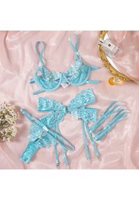 Intica - Komplet bielizny z haftem regulowane ramiączka Ayumi. Kolor: niebieski. Materiał: materiał. Wzór: haft