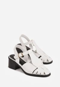 Renee - Białe Sandały na Słupku Ozdobione Wycięciami Rharlan. Zapięcie: sprzączka. Kolor: biały. Wzór: aplikacja. Sezon: lato. Obcas: na słupku. Styl: elegancki. Wysokość obcasa: średni #4