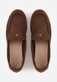 Renee - Brązowe Mokasyny VICES z Wkładką ze Skóry Naturalnej i Metalicznym Elementem Alcimene. Nosek buta: okrągły. Kolor: brązowy. Materiał: skóra. Obcas: na obcasie. Wysokość obcasa: niski #4