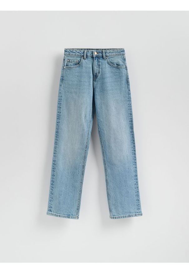 Reserved - Jeansy straight z krótszą nogawką - niebieski. Kolor: niebieski. Długość: krótkie