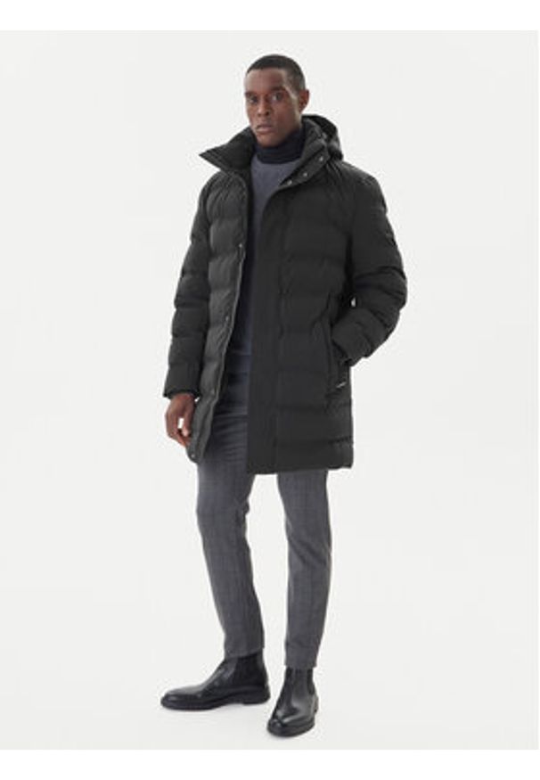 JOOP! Płaszcz zimowy 17 JC-274Chadwick 30048440 Czarny Regular Fit. Kolor: czarny. Materiał: syntetyk. Sezon: zima