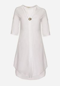 Born2be - Biała Sukienka z Wiskozy i Lnu Pudełkowa Asymetryczna Toliria. Okazja: na co dzień. Typ kołnierza: dekolt w kształcie V. Kolor: biały. Wzór: aplikacja. Typ sukienki: asymetryczne. Materiał: len, wiskoza. Długość rękawa: długi rękaw. Sezon: lato. Styl: casual, elegancki #5