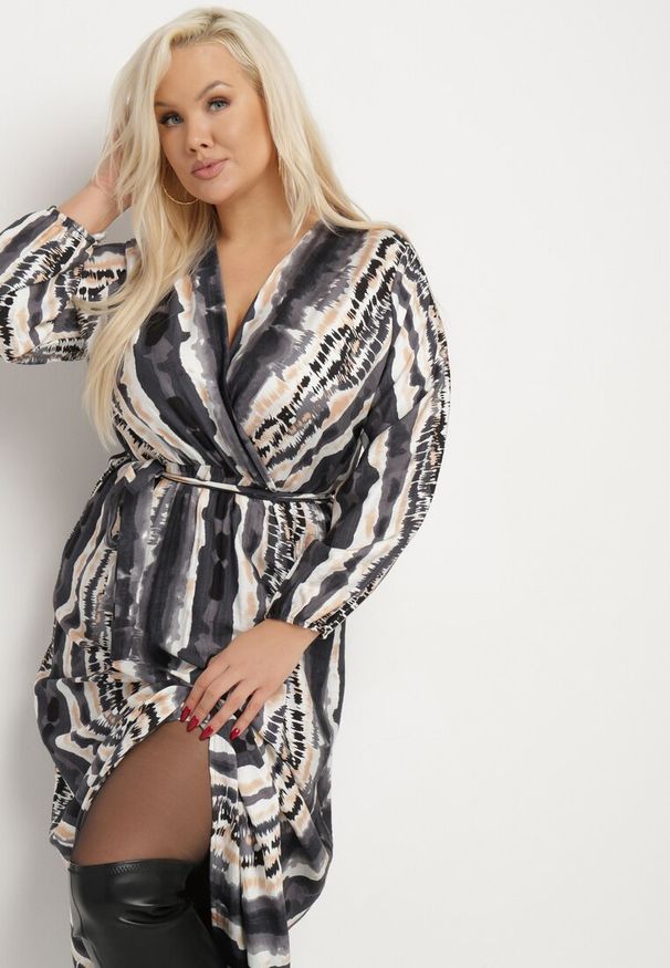 Born2be - Szara Kopertowa Sukienka z Wiskozą i Paskiem w Talii Noranea. Okazja: na spacer, na co dzień. Kolor: szary. Materiał: wiskoza. Sezon: wiosna. Typ sukienki: kopertowe. Styl: elegancki, casual