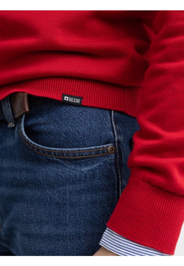 Big-Star - Sweter męski bawełniany z dekoltem v-neck czerwony Vassic 603. Typ kołnierza: dekolt w kształcie V. Kolor: czerwony. Materiał: bawełna. Styl: klasyczny