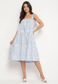 Born2be - Niebieska Bawełniana Sukienka w Kwiaty Ozdobiona Marszczeniem Lilinoa. Okazja: na spacer, na co dzień. Kolor: niebieski. Materiał: bawełna. Długość rękawa: na ramiączkach. Wzór: aplikacja, kwiaty. Sezon: lato. Typ sukienki: proste. Styl: casual, elegancki #1