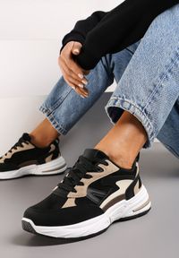 Renee - Czarne Sneakersy Sznurowane Ozdobione Wstawkami z Materiału Eanfla. Kolor: czarny. Materiał: materiał. Wzór: aplikacja #1