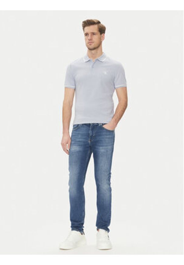 Calvin Klein Jeans Polo J30J315603 Niebieski Slim Fit. Typ kołnierza: polo. Kolor: szary. Materiał: bawełna