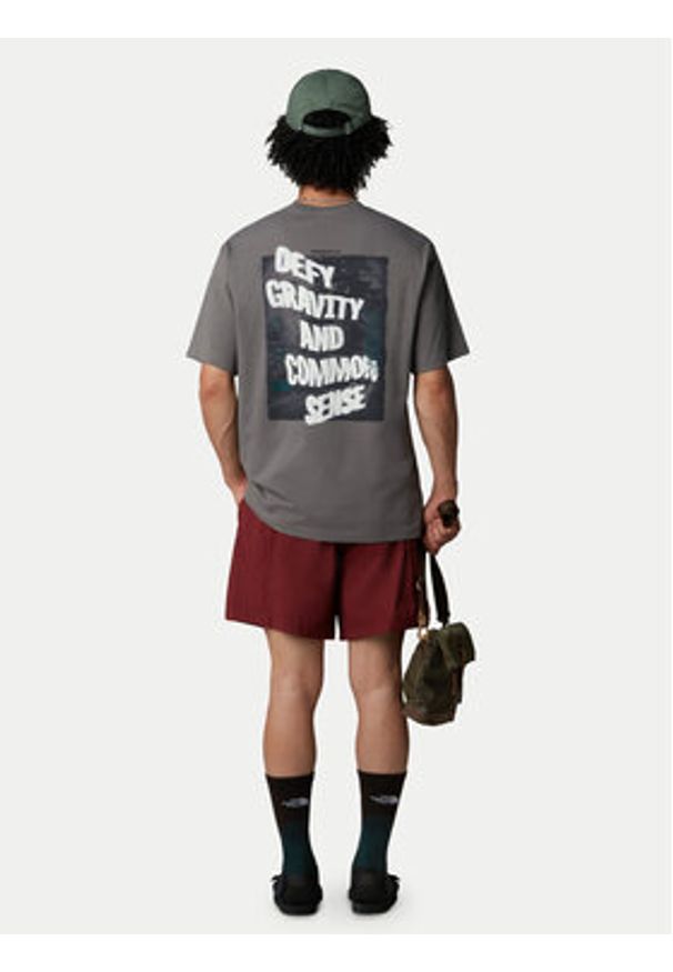 The North Face T-Shirt Heritage NF0A8C3Q Szary Relaxed Fit. Kolor: szary. Materiał: bawełna