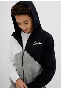 bonprix - Bluza rozpinana z kapturem, o kroju loose fit z czystej bawełny organicznej. Typ kołnierza: kaptur. Kolor: czarny. Materiał: bawełna #3