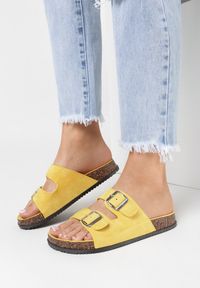 Born2be - Żółte Klapki Kleogoria. Nosek buta: okrągły. Kolor: żółty. Materiał: jeans