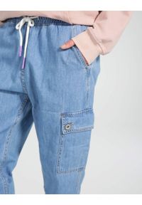 Unisono - SPODNIE Z DENIMU. Materiał: denim. Wzór: aplikacja