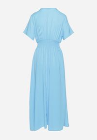 Born2be - Niebieska Sukienka Długa o Rozkloszowanym Fasonie z Kopertowym Dekoltem Saliusa. Okazja: na co dzień. Kolor: niebieski. Typ sukienki: kopertowe. Styl: casual, elegancki. Długość: maxi #3