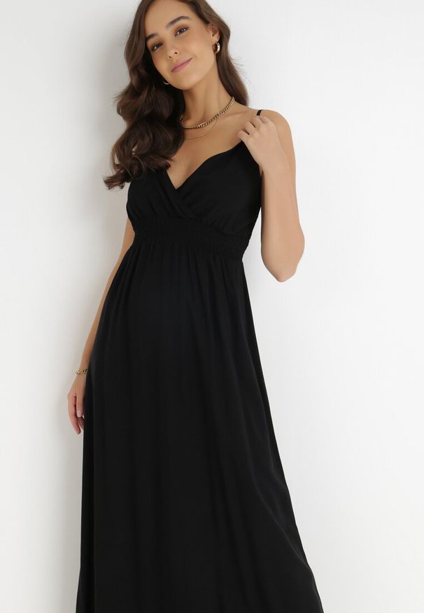 Born2be - Czarna Sukienka Cadole. Kolor: czarny. Materiał: bawełna. Długość rękawa: na ramiączkach. Typ sukienki: kopertowe. Styl: wakacyjny. Długość: maxi