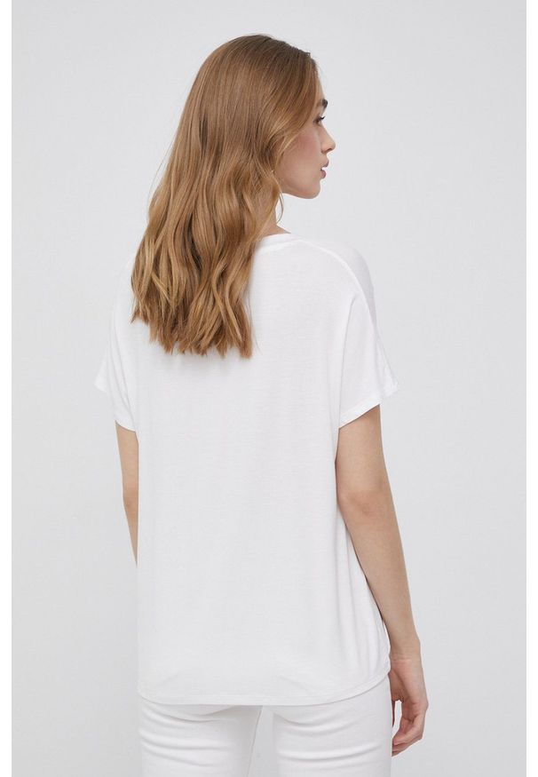Vila t-shirt damski kolor biały. Okazja: na co dzień. Kolor: biały. Materiał: dzianina, materiał, wiskoza. Wzór: gładki. Styl: casual