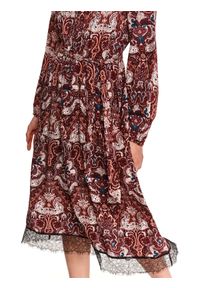 TOP SECRET - Printowana sukienka o luźnym kroju. Kolor: czerwony. Materiał: dzianina, koronka, wiskoza. Długość rękawa: długi rękaw. Wzór: nadruk, koronka. Sezon: jesień. Typ sukienki: proste #6
