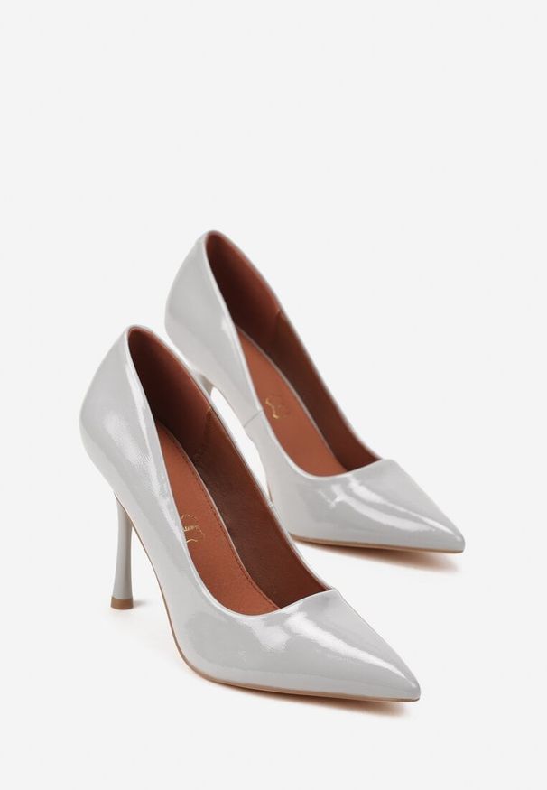 Born2be - Niebieskie Lakierowane Szpilki Vices ze Skórzaną Wkładką Iralde. Okazja: na co dzień, na spotkanie biznesowe, na ślub cywilny, do pracy, na wesele. Kolor: niebieski. Materiał: skóra, lakier. Obcas: na szpilce. Styl: casual, biznesowy, klasyczny