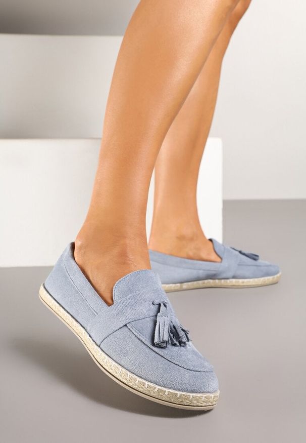 Born2be - Jasnoniebieskie Espadryle z Ozdobnymi Przeszyciami i Frędzlekami Nevoris. Nosek buta: okrągły. Zapięcie: bez zapięcia. Kolor: niebieski. Styl: klasyczny