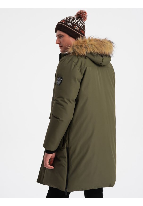 Ombre Clothing - Męska ocieplana kurtka alaska z kieszeniami i rozpinanym dołem – ciemnooliwkowa V3 OM-JALJ-0148 - XXL. Typ kołnierza: kaptur. Kolor: oliwkowy. Materiał: syntetyk, materiał. Długość: długie. Wzór: moro. Styl: militarny