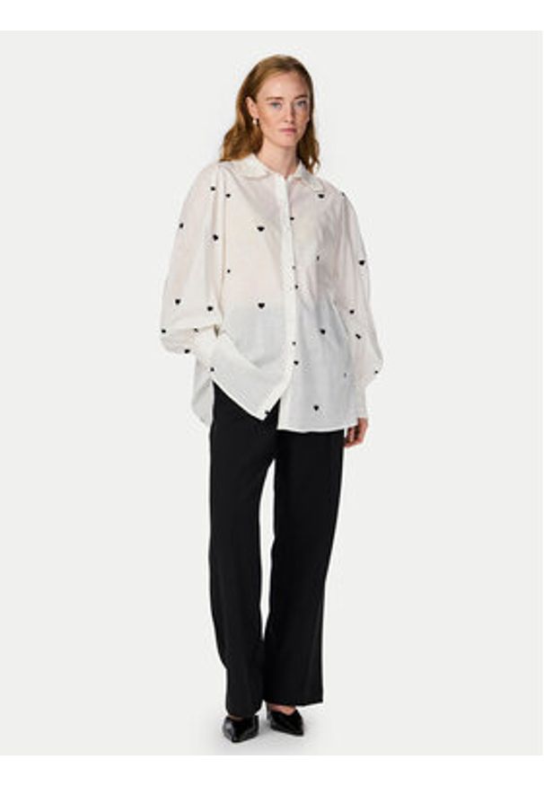 YAS Koszula Heart 26027777 Biały Regular Fit. Kolor: biały. Materiał: bawełna