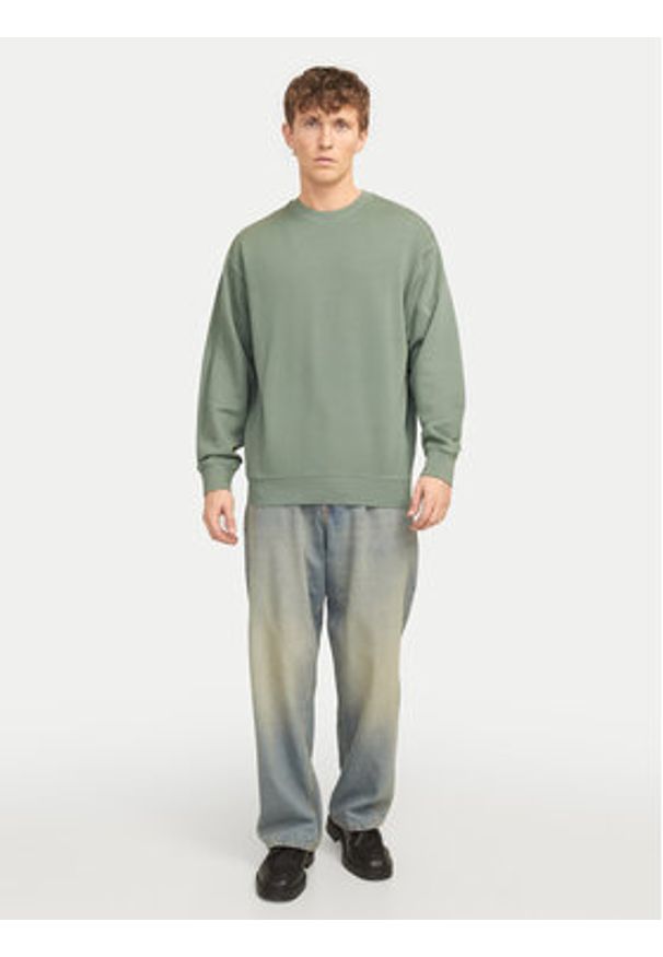 Jack & Jones - Jack&Jones Bluza Charge 12268273 Zielony Loose Fit. Kolor: zielony. Materiał: bawełna
