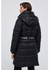 Calvin Klein Jeans kurtka damska kolor czarny zimowa. Kolor: czarny. Materiał: syntetyk, poliester, włókno, poliamid. Sezon: zima #3