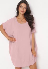Born2be - Różowa Mini Sukienka z Krótkim Rękawem o Fasonie Nietoperza Kharson. Kolor: różowy. Długość rękawa: krótki rękaw. Styl: boho. Długość: mini