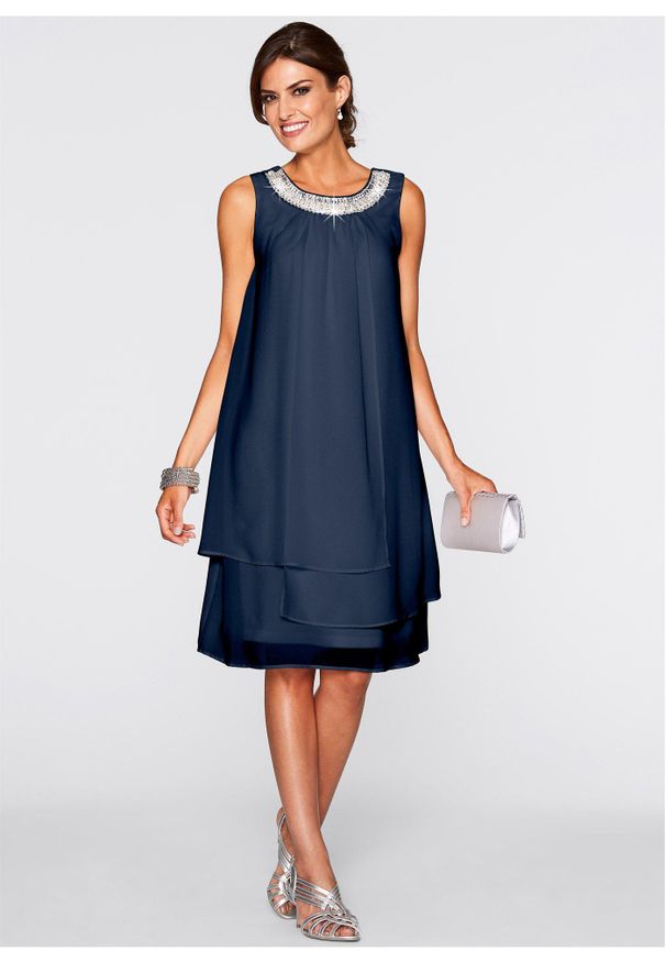 bonprix - Sukienka szyfonowa z aplikacją ze sztrasem. Kolor: niebieski. Materiał: szyfon. Wzór: aplikacja. Styl: elegancki