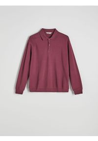 Reserved - Longsleeve polo comfort fit - kasztanowy. Typ kołnierza: polo. Kolor: brązowy. Materiał: dzianina, bawełna. Długość rękawa: długi rękaw