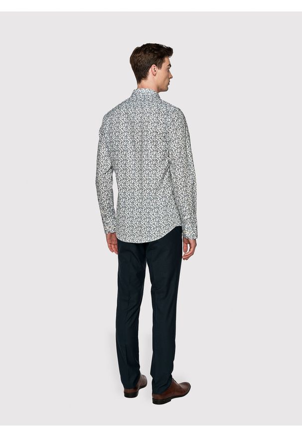 Pako Lorente - PAKO LORENTE – Biała koszula w roślinny niebieski wzór. Typ kołnierza: kołnierzyk klasyczny. Kolor: biały, niebieski, wielokolorowy. Materiał: elastan, bawełna. Długość rękawa: długi rękaw. Długość: długie. Styl: klasyczny
