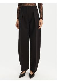 JACQUEMUS Spodnie materiałowe Le Pantalon Ovalo 24E241PA0791718 990 Czarny Regular Fit. Kolor: czarny. Materiał: syntetyk