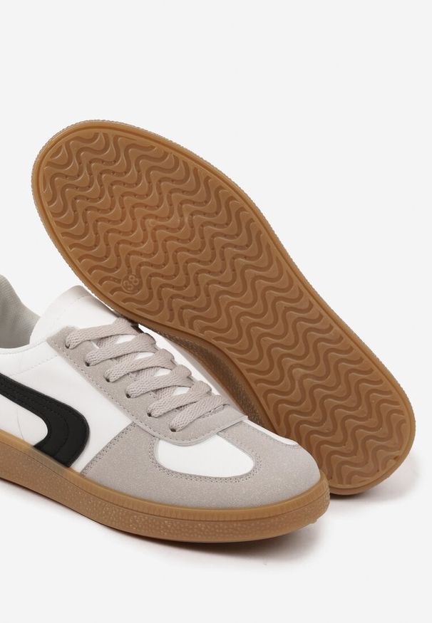 Born2be - Biało-Czarne Sneakersy w Stylu Klasycznych Tenisówek Ahleria. Okazja: na co dzień. Kolor: biały. Materiał: jeans