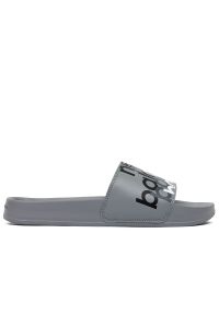 Klapki New Balance SMG200F3 - szare. Zapięcie: pasek. Kolor: szary. Materiał: materiał, syntetyk. Szerokość cholewki: normalna. Sezon: lato. Sport: pływanie