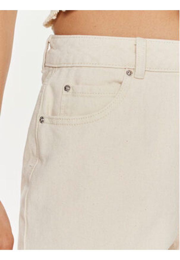 Vero Moda Szorty jeansowe Zuri 10279493 Różowy Regular Fit. Kolor: różowy. Materiał: jeans, bawełna